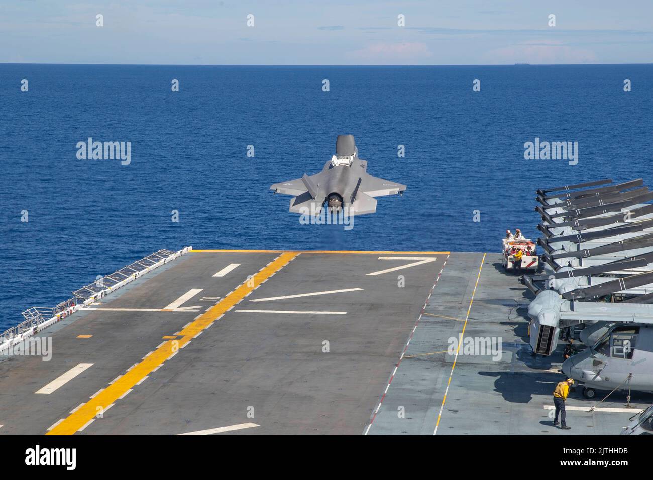 220830-N-VJ326-2106 SOUTH CHINA SEA (Aug. 30, 2022) – An F-35B Lightning II aircraft assigned to Marine Medium Tiltrotor Squadron (VMM) 262 (Reinforced) launches from amphibious assault carrier USS Tripoli (LHA 7), Aug. 30, 2022. Tripoli is operating in the U.S. 7th Fleet area of operations to enhance interoperability with allies and partners and serve as a ready response force to defend peace and maintain stability in the Indo-Pacific region. (U.S. Navy photo by Mass Communication Specialist 2nd Class Malcolm Kelley) Stock Photo