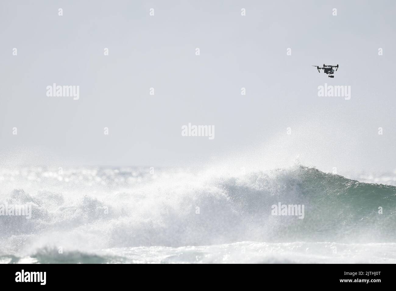 Drone filming ocean waves hi-res stock photography and images - Alamy