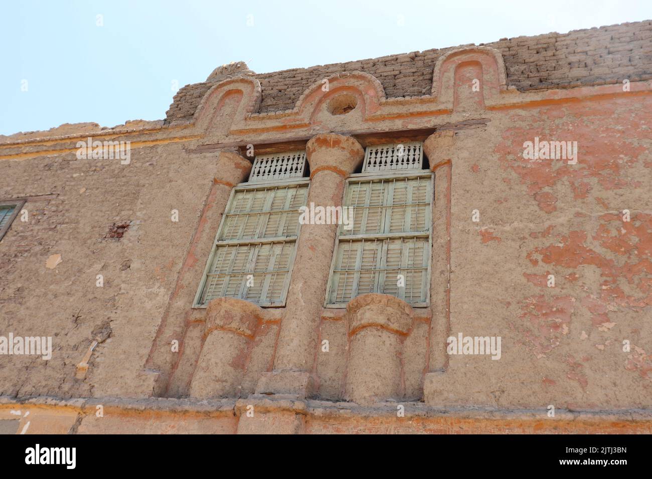 Old mud brick house in a small village near Luxor, Egypt Stock Photo