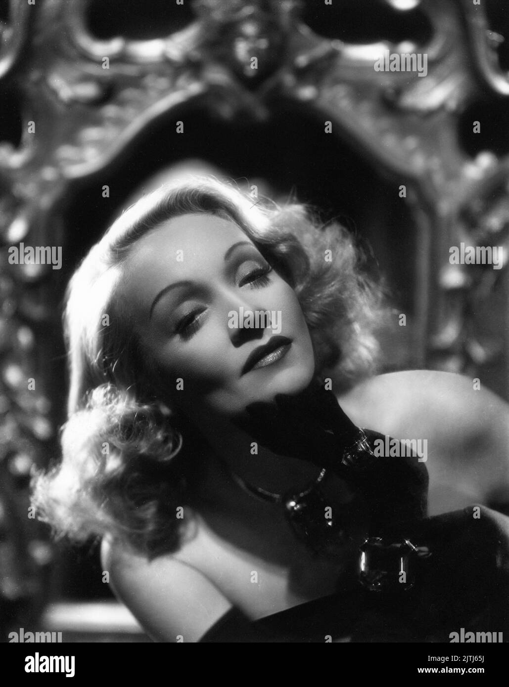 MARLENE DIETRICH 1942 Portrait by A.L. 'WHITEY' SCHAFER publicity for