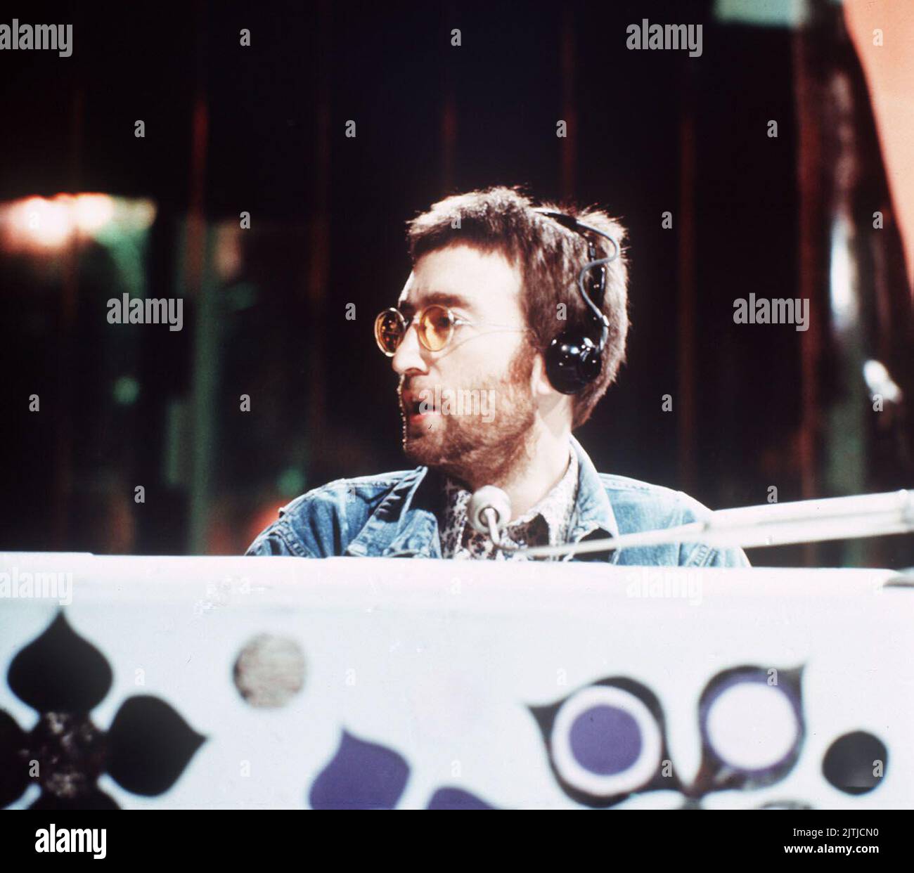 John Lennon, britischer Musiker, Komponist, Sänger und Songschreiber, circa 1970. John Lennon, British musician, composer, singer and songwriter, circa 1970. Stock Photo