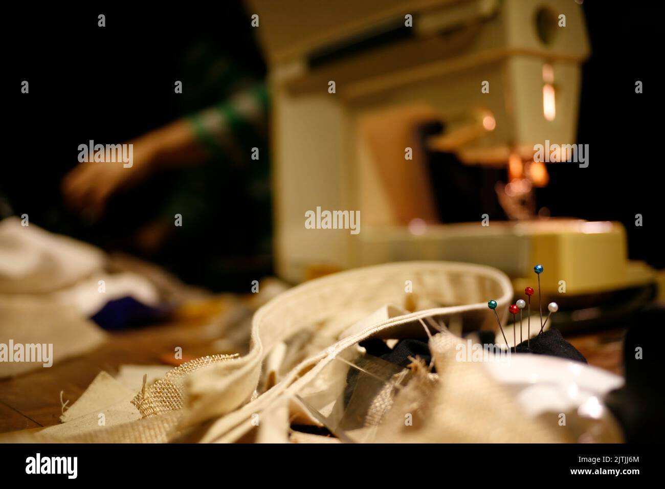 Tailors table hi-res stock photography and images - Alamy