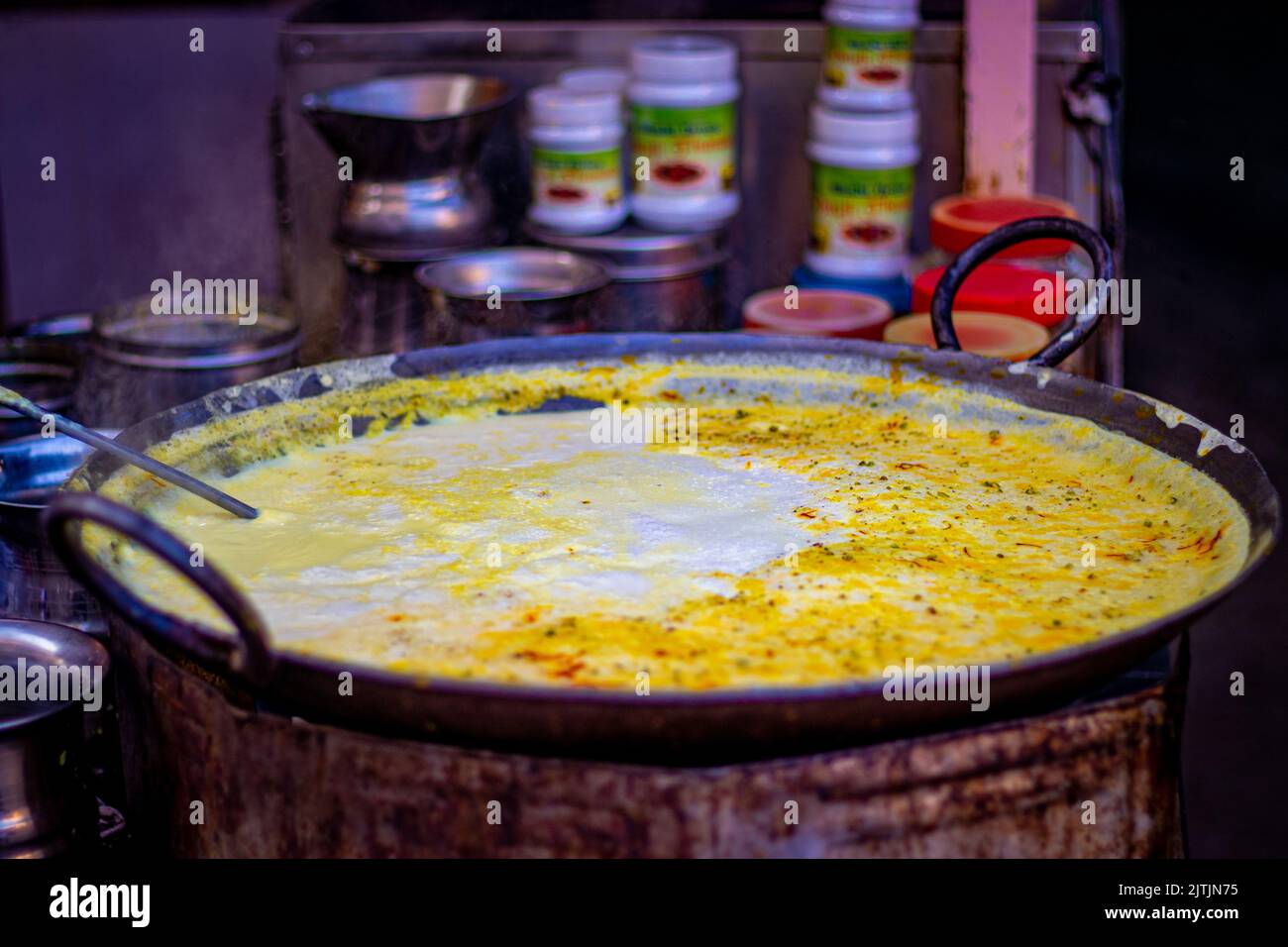 Masala doodh hi-res stock photography and images - Alamy