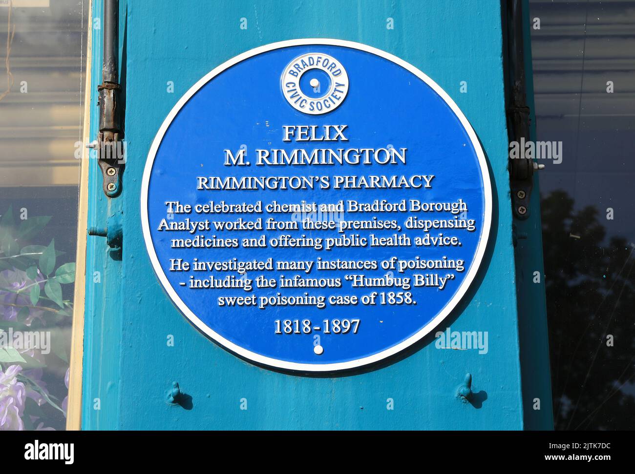 Blue plaque for Felix M. Rimmington's Pharmacy, the celebrated chemist (1818-1897) worked here investigated many instances of poisoning, in Bradford. Stock Photo