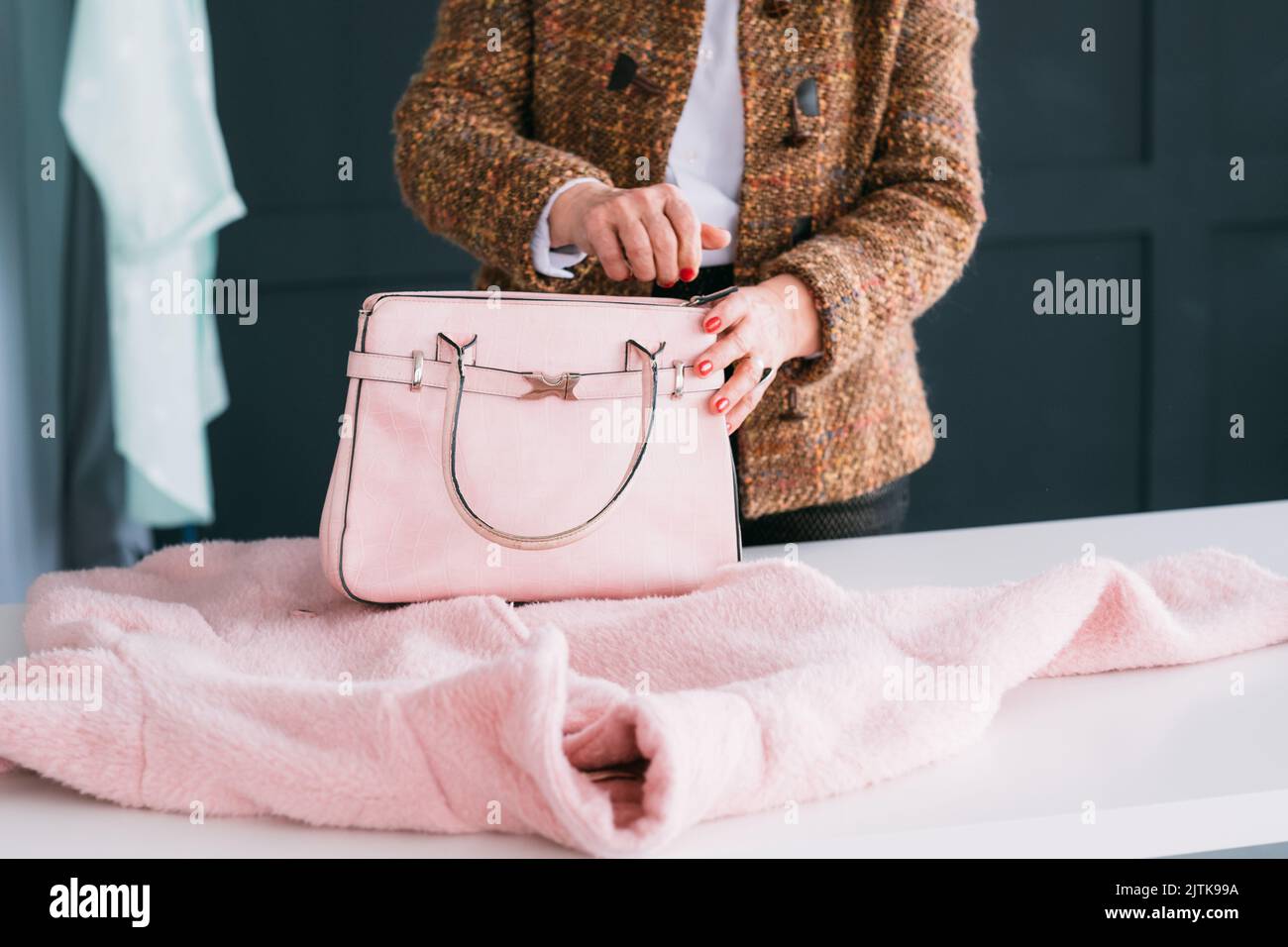 Elegant senior lady hi-res stock photography and images - Alamy
