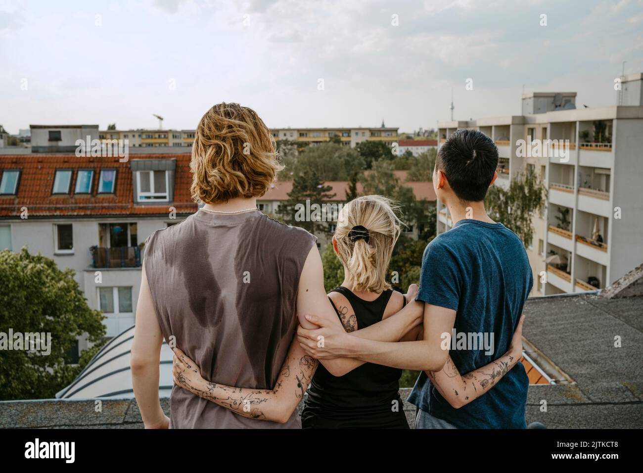 Male arms around women hi-res stock photography and images - Alamy