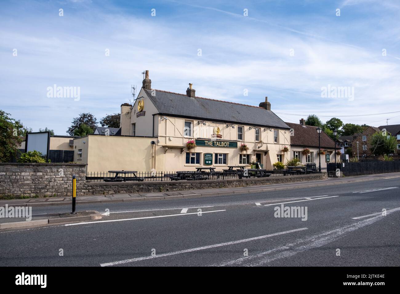 The Talbot pub, Keynsham, Bristol, UK (Aug22 Stock Photo Alamy