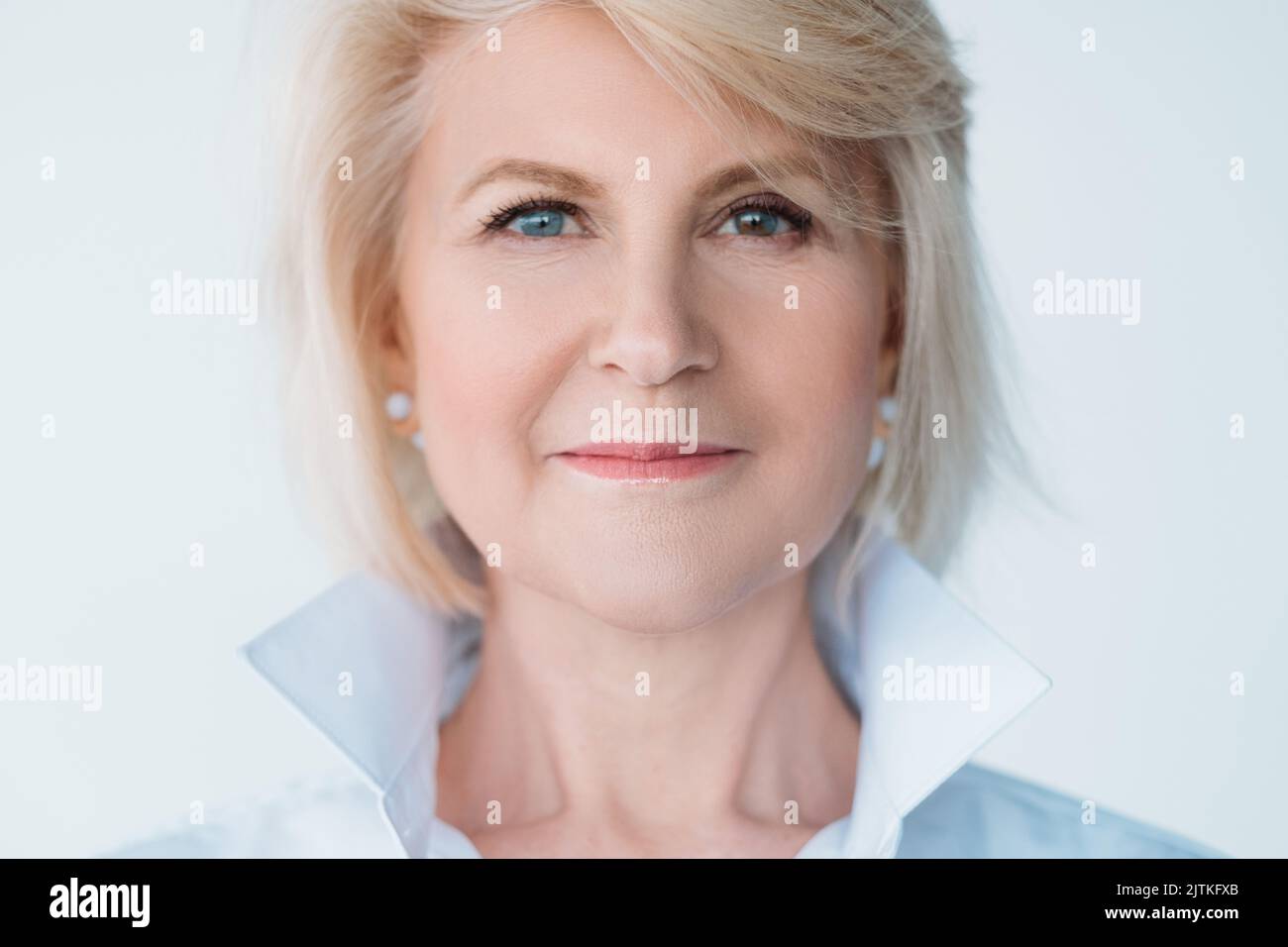 Beauty woman portrait makeup hi-res stock photography and images - Alamy