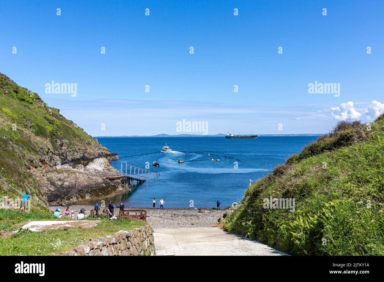 Martin's Haven bay, departure for tourist boat to Skomer Island ...