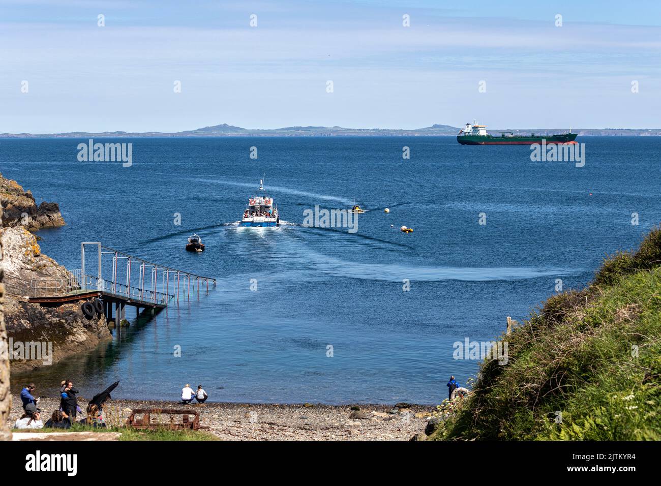 Martin's Haven bay, departure for tourist boat to Skomer Island ...