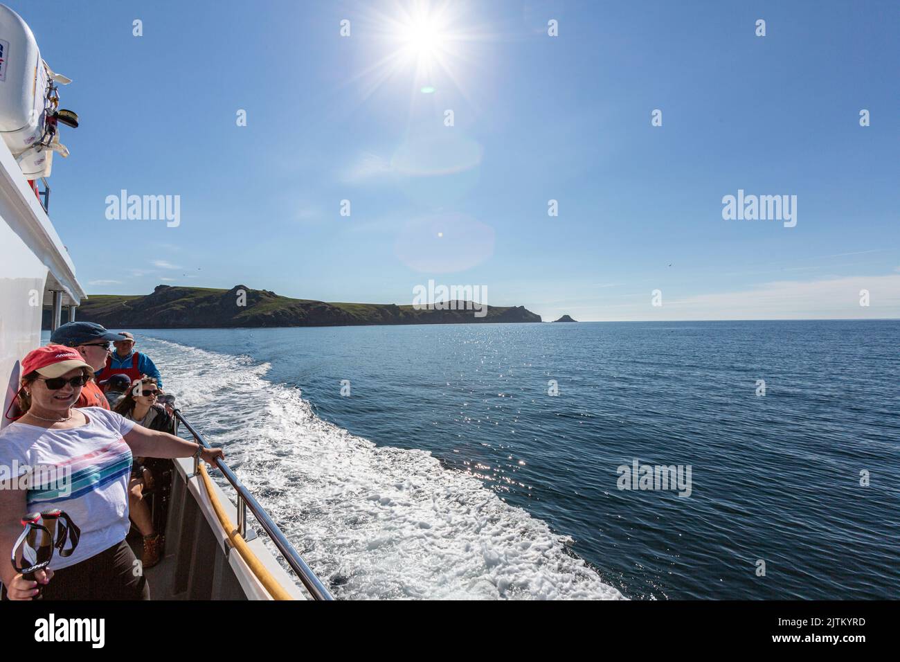 Martin's Haven bay, departure for tourist boat to Skomer Island ...
