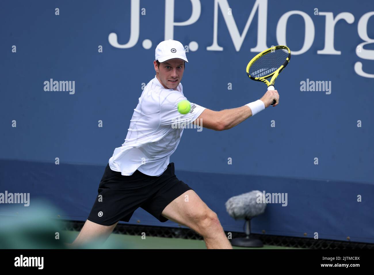 NEW YORK, NY - AUGUST 31: Botic van de Zandschulp of the Netherlands during his match against Corentin Moutet of France at USTA Billie Jean King National Tennis Center on August 30, 2022 in New York City. (Photo by Adam Stoltman/BSR Agency) Stock Photo