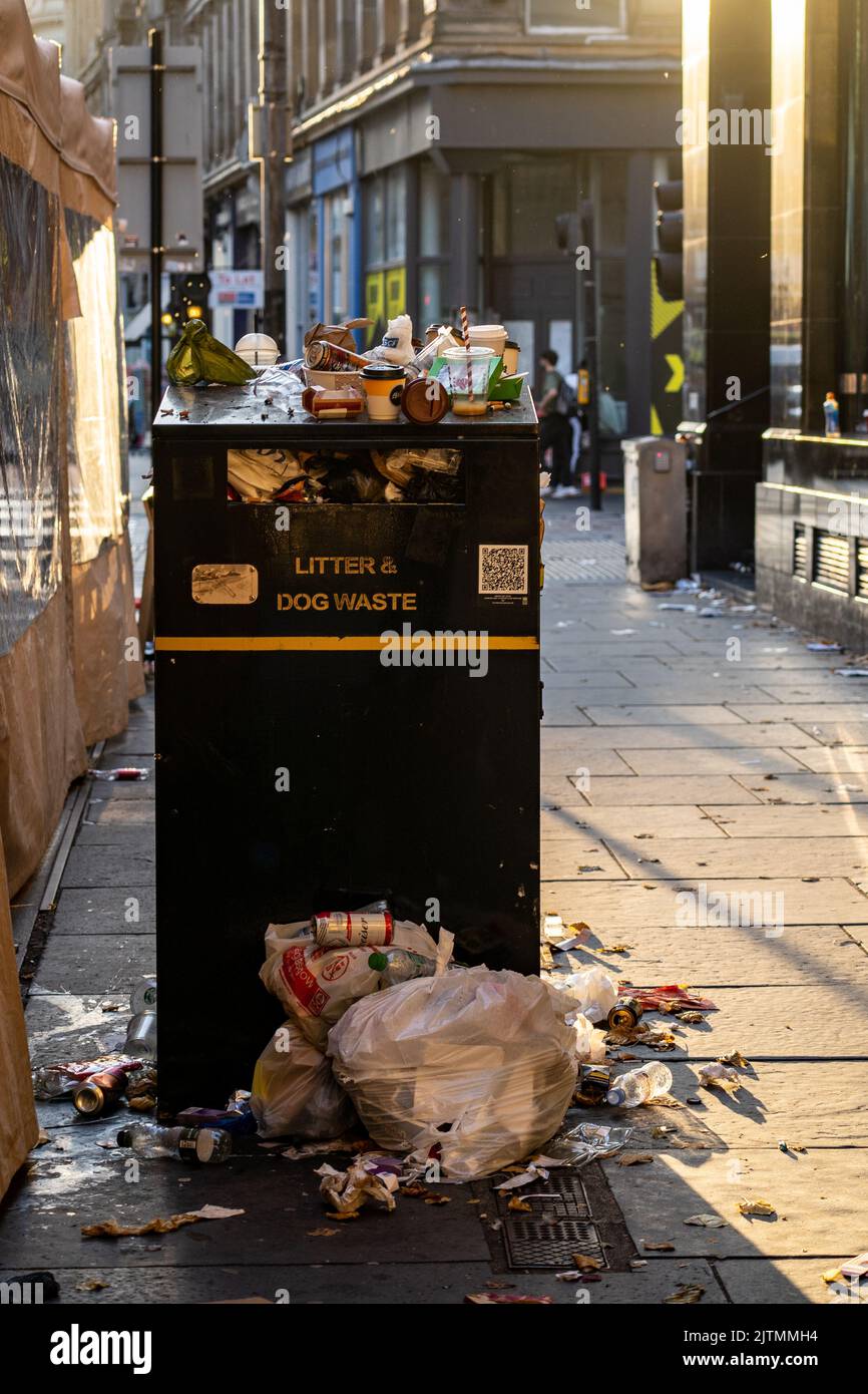GLASGOW , SCOTLAND 31ST AUGUST 2022, RUBBISH PILES HIGH ACROSS GLASGOW AS BIN MEN STRIKE Stock
