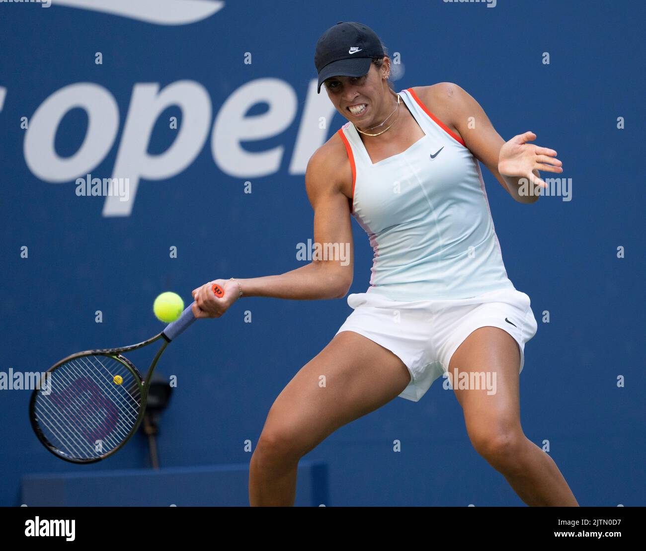 New York, US, August 31, 2022: Madison Keys (USA) defeated Camila Giorgi (ITA) 6-4, 5-7, 7-6, at the US Open being played at Billie Jean King Ntional Tennis Center in Flushing, Queens, New York/USA © Helga Schultz/Tennisclix Stock Photo