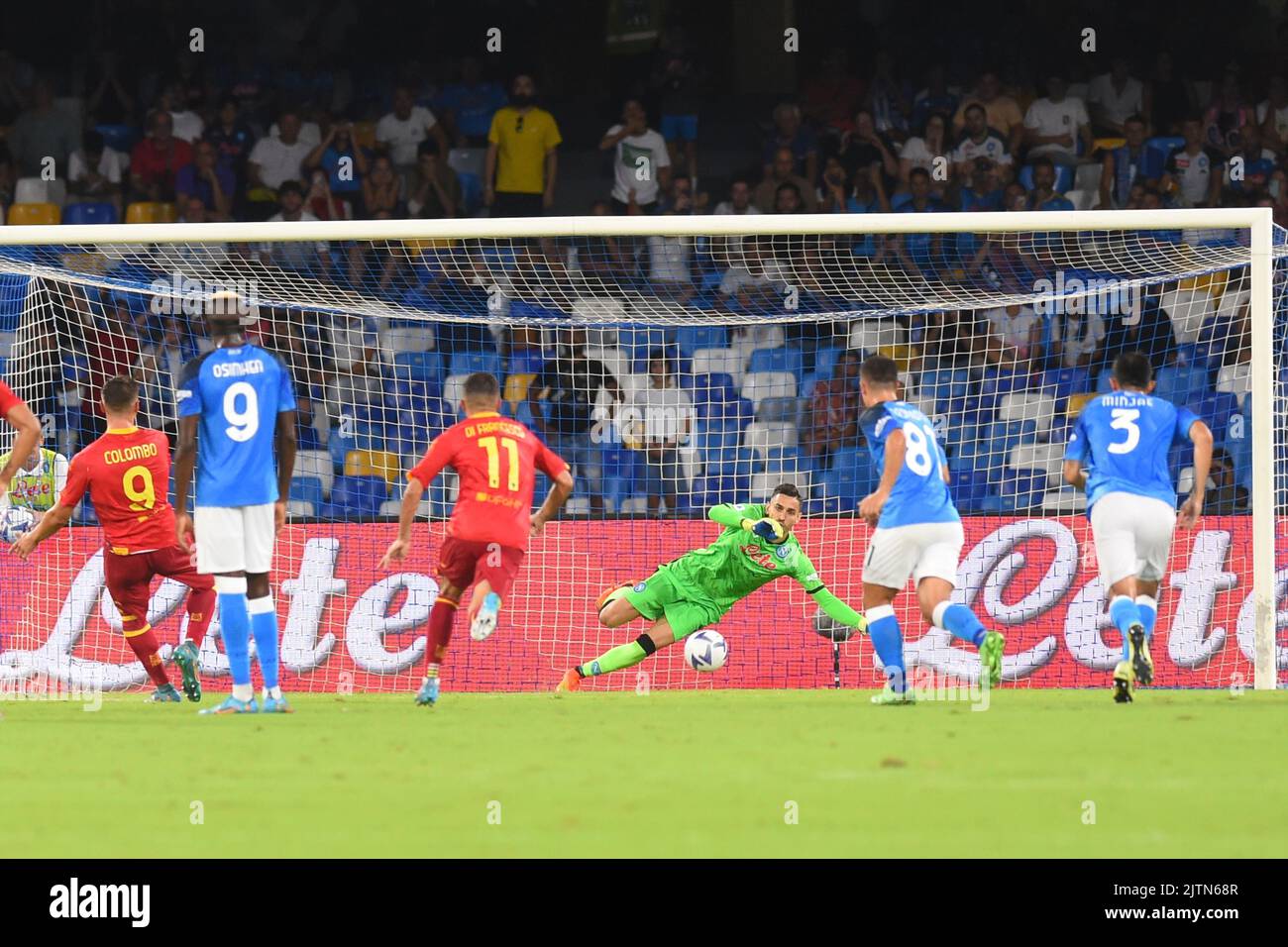 Naples, Italy, 31/08/2022, Lorenzo Colombo of US Lecce misses the penalty kick during the Serie A match between SSC Napoli and US Lecce at Diego Armando Maradona Stadium ( Photo Agostino Gemito) Stock Photo