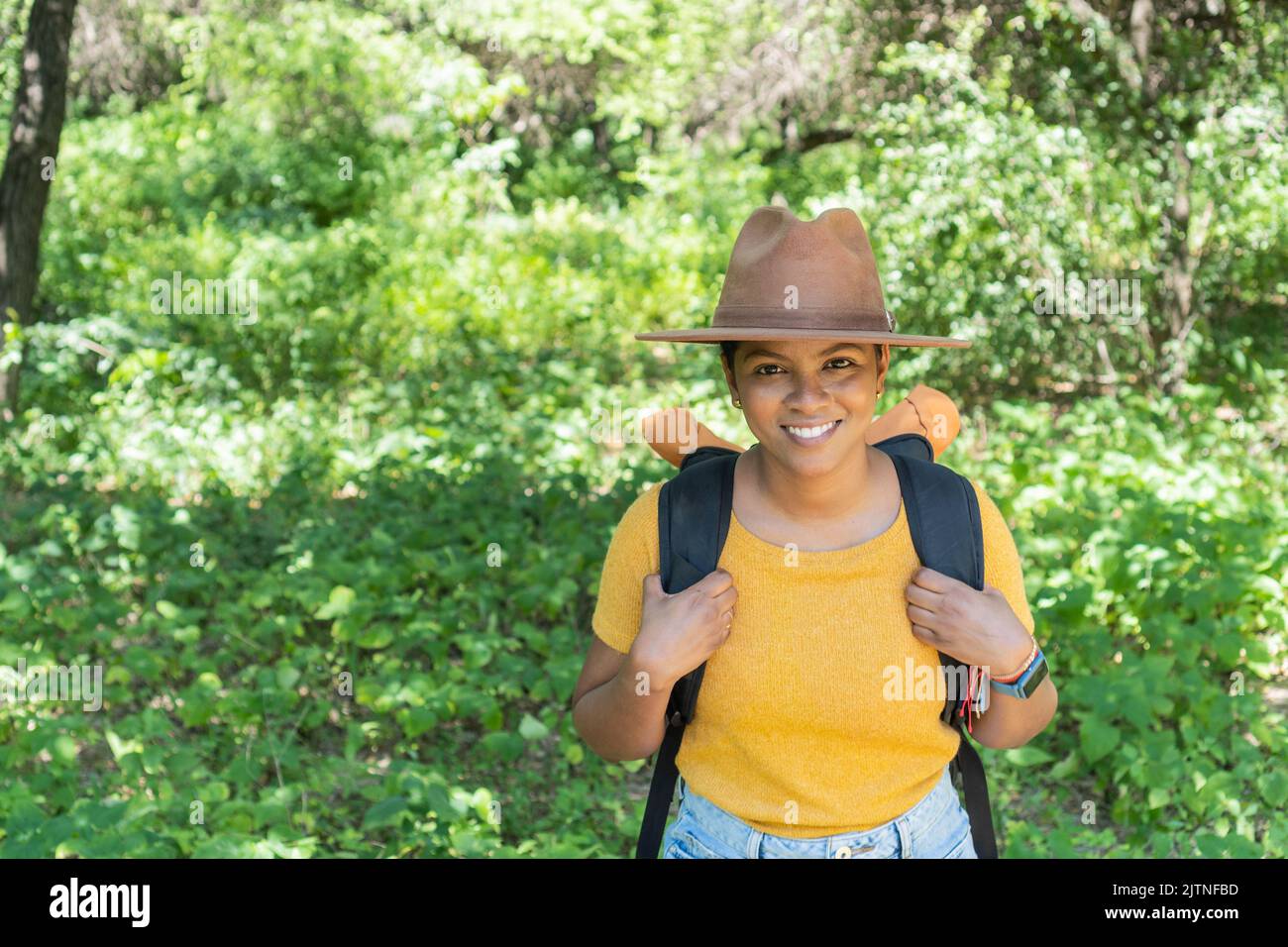Woman camera walks through hi-res stock photography and images - Alamy