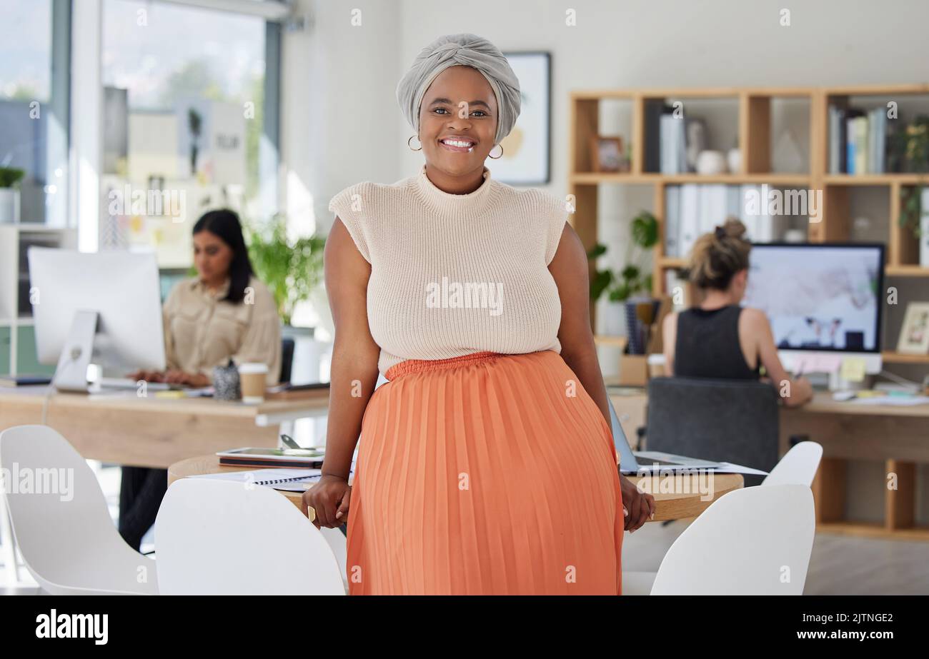 Powerful business woman hi-res stock photography and images - Alamy