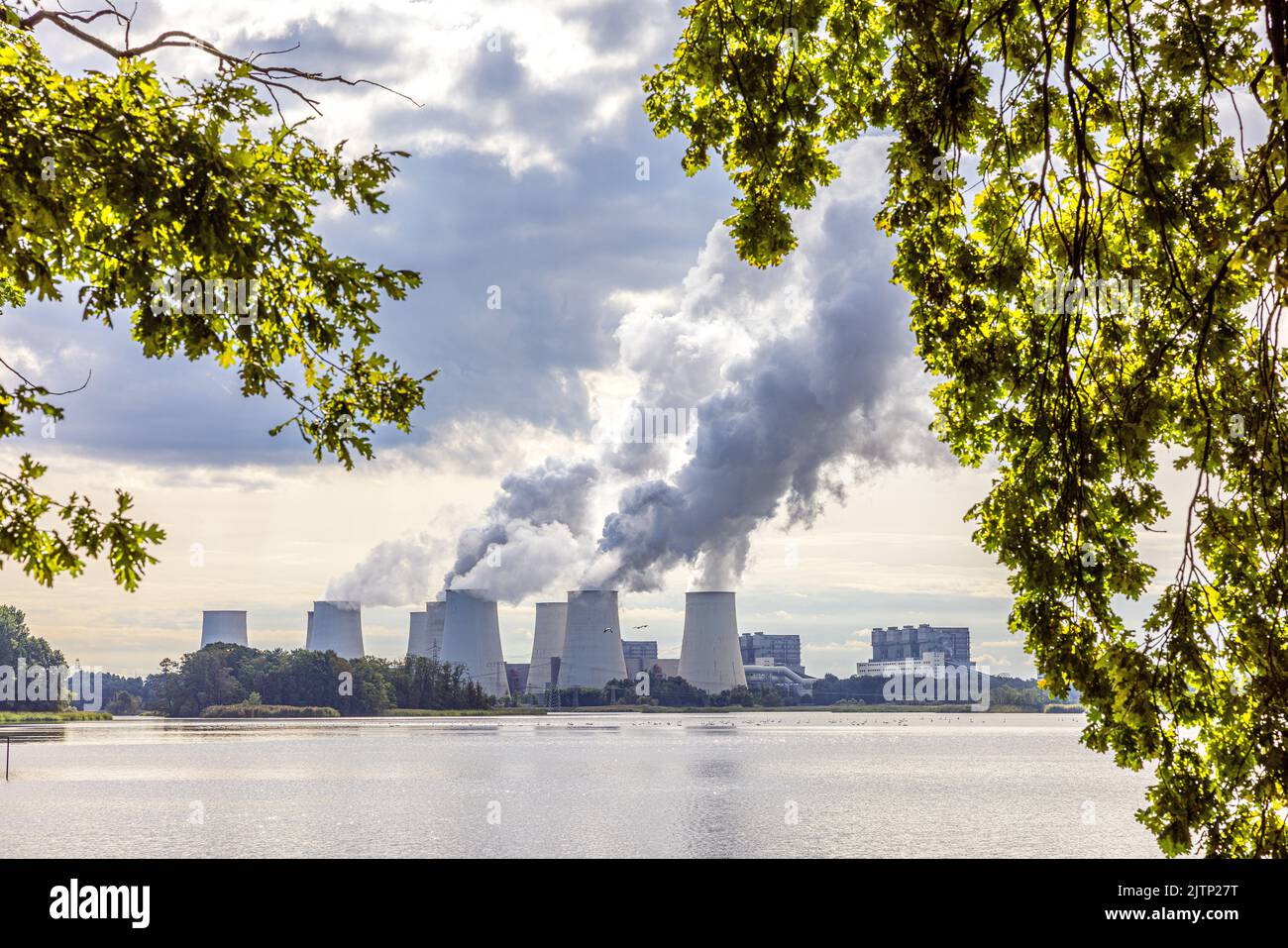 Peitz, Germany. 31st Aug, 2022. Steam rises from cooling towers at Lausitz Energie Kraftwerk AG (LEAG). Deutsche Bahn will take over the training workshop of the Lusatian energy company LEAG at the Jänschwalde power plant in the Spree-Neisse district from 2025. This agreement was signed today by HR directors Waniek (LEAG) and Seiler (Deutsche Bahn) in the presence of Brandenburg's Minister President Woidke. Credit: Frank Hammerschmidt/dpa/Alamy Live News Stock Photo