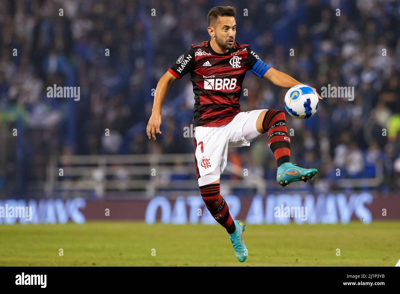 Buenos Aires, Argentina. 31st Aug, 2022. Everton Ribeiro of Flamengo in action during the Copa CONMEBOL Libertadores 2022 first-leg semifinal match between Velez and Flamengo at Jose Amalfitani Stadium. Final Score; Velez 0:4 Flamengo. Credit: SOPA Images Limited/Alamy Live News Stock Photo