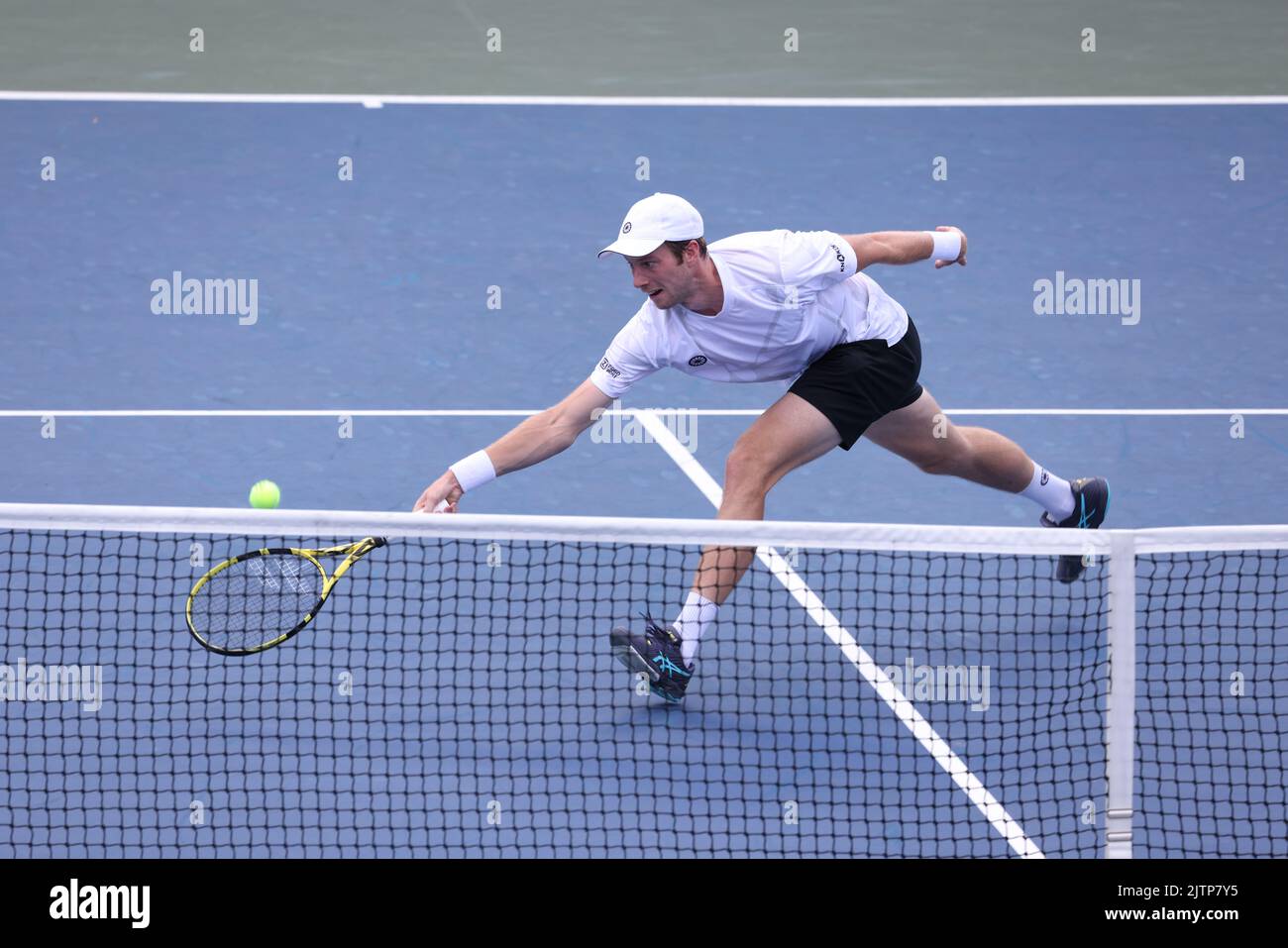 NEW YORK, NY - AUGUST 31: Botic van de Zandschulp of the Netherlands during his match against Corentin Moutet of France at USTA Billie Jean King National Tennis Center on August 31, 2022 in New York City. (Photo by Adam Stoltman/BSR Agency) Stock Photo