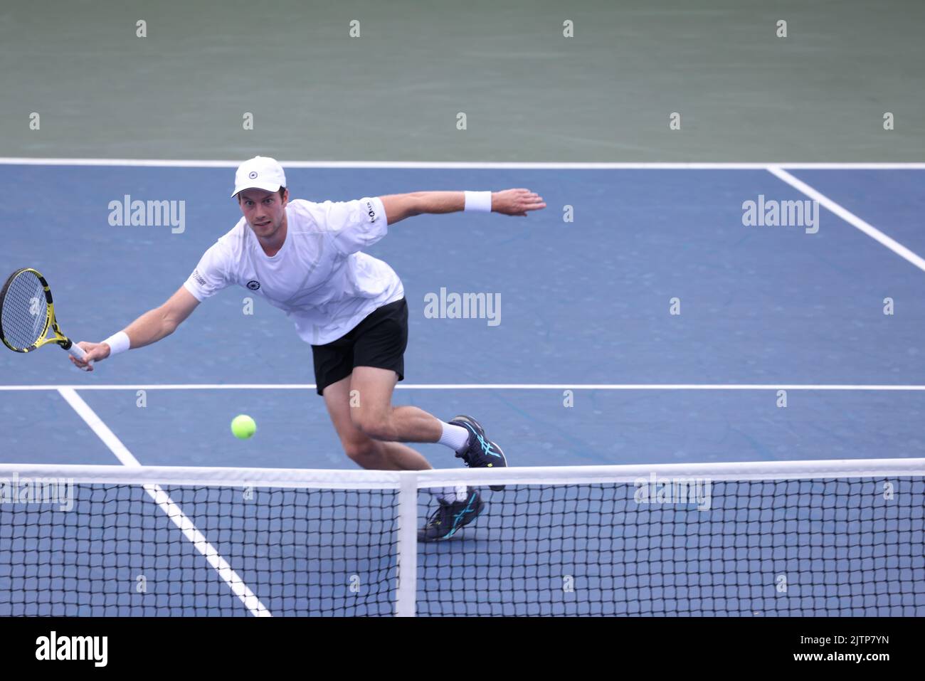 NEW YORK, NY - AUGUST 31: Botic van de Zandschulp of the Netherlands during his match against Corentin Moutet of France at USTA Billie Jean King National Tennis Center on August 31, 2022 in New York City. (Photo by Adam Stoltman/BSR Agency) Stock Photo