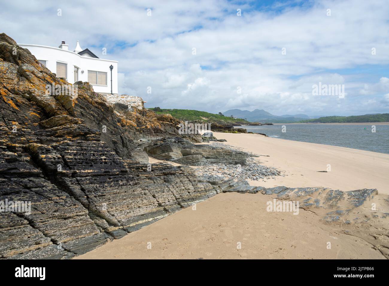 The Powder House (Y Cwt Pwdr) near Morfa Bychan on the coast of North Wales Stock Photo Alamy