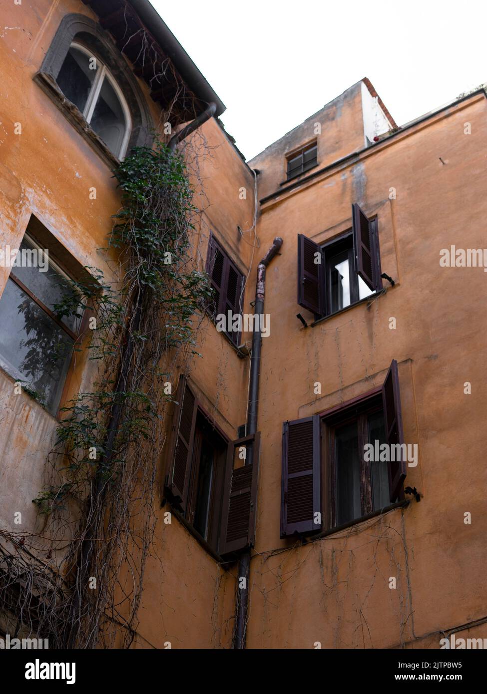 Buildings in rome hi-res stock photography and images - Alamy