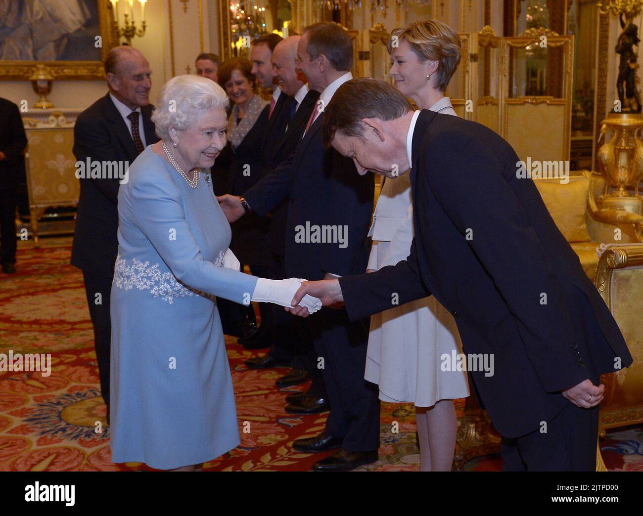 File photo dated 12/11/2015 of Queen Elizabeth II meeting Bill Turnbull during the annual Civil Service Awards Reception at Buckingham Palace. Mr Turnbull has died at the age of 66, his family has said. Issue date: Thursday September 1, 2022. Stock Photo