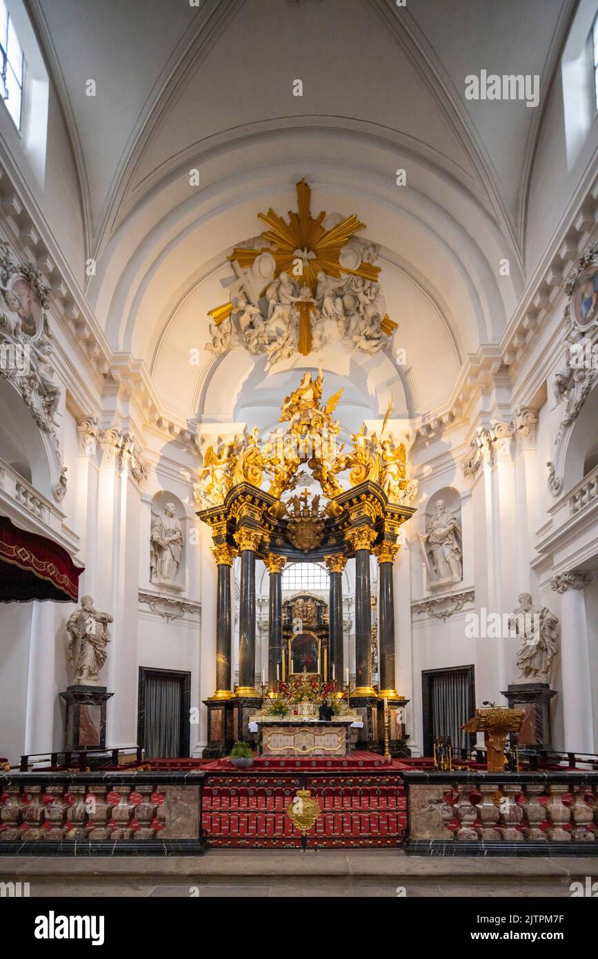 main altar, Fulda Cathedral, Fulda, Hesse, Germany Stock Photo Alamy