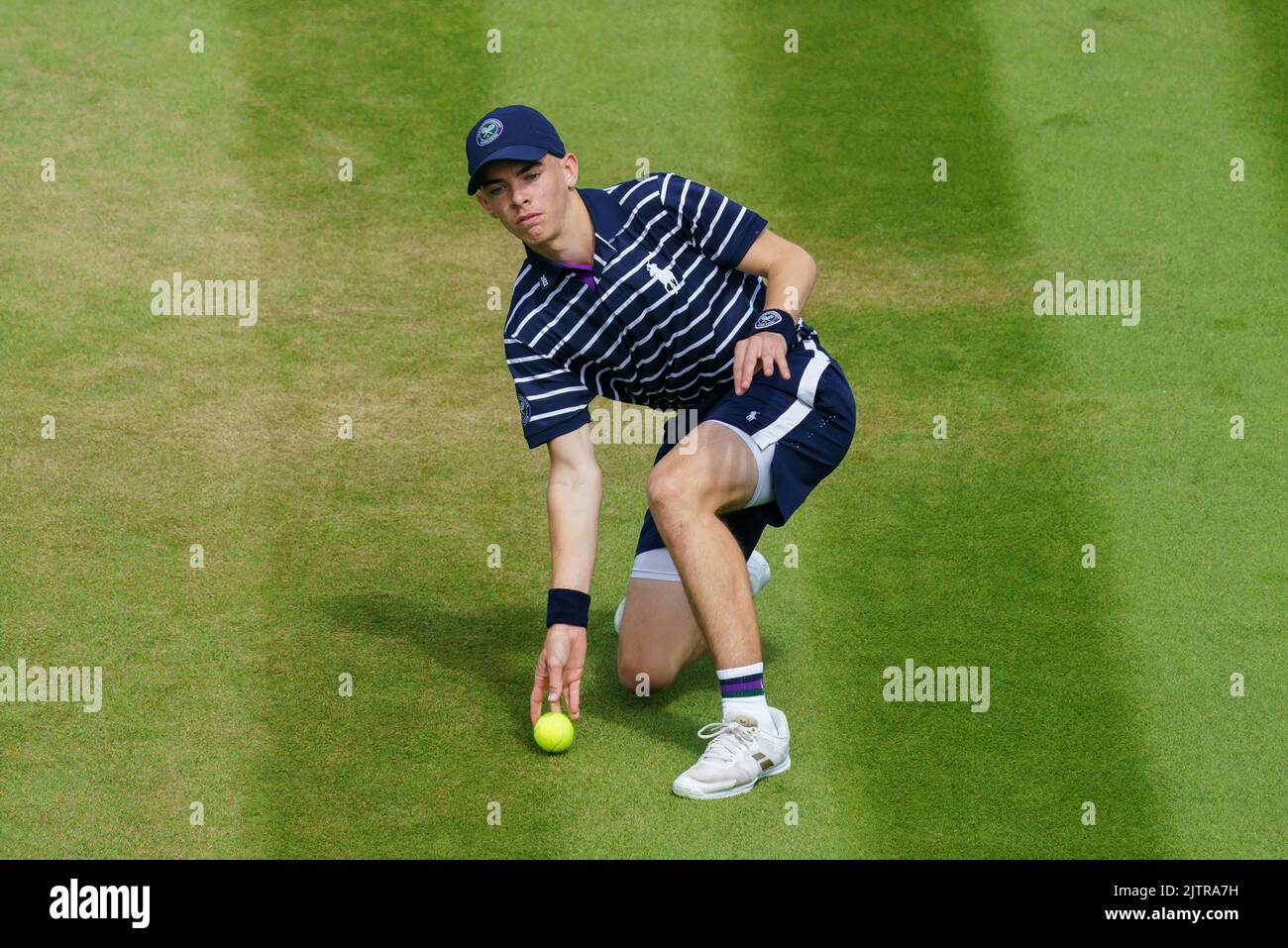 Ball boys and girls at Wimbledon Championships Stock Photo Alamy