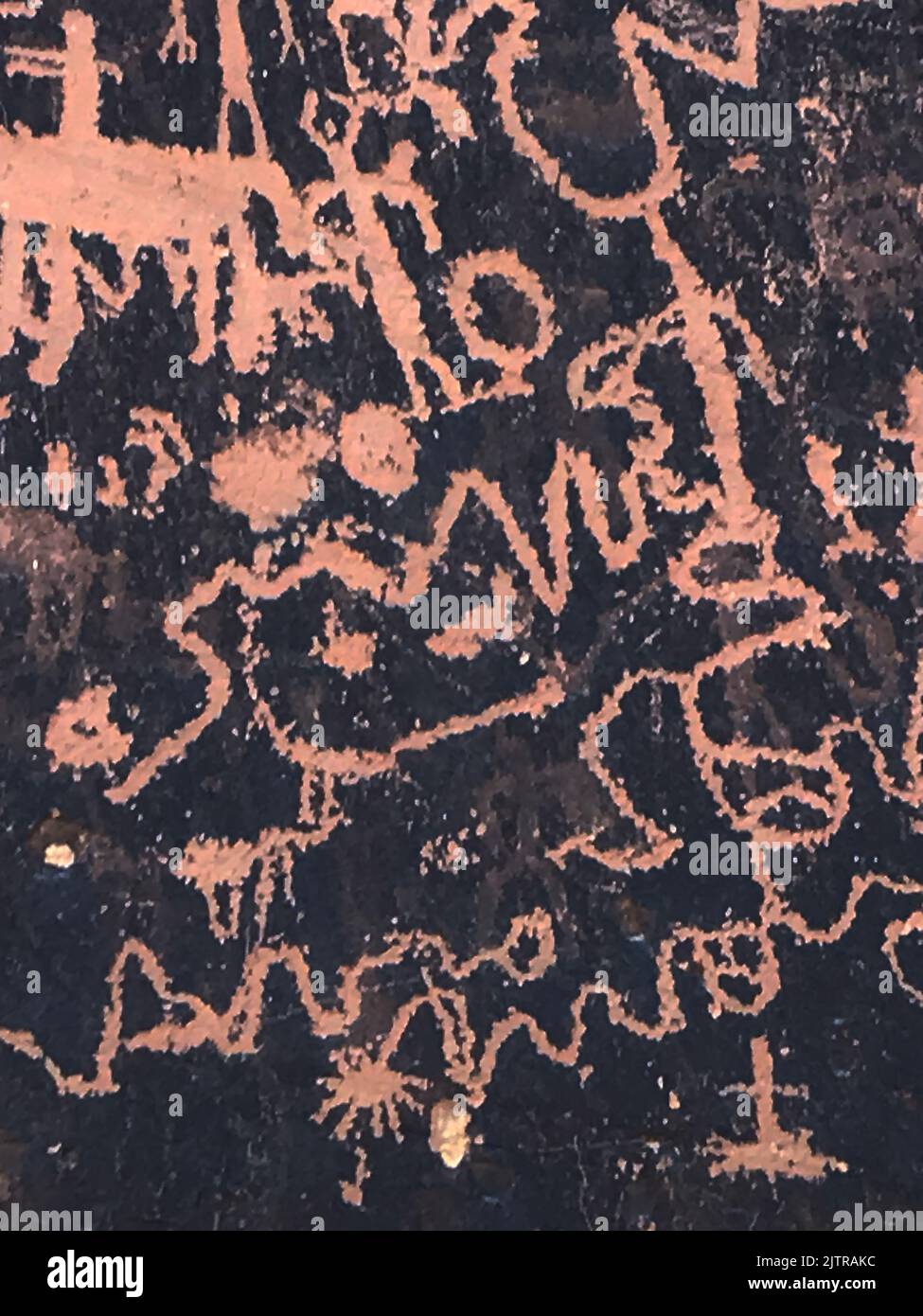 petroglyphs-at-newspaper-rock-are-protected-native-american-artifacts