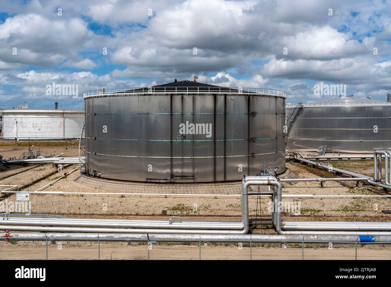 Shell Pernis refinery, largest refinery in Europe, production, logistics and tank facilities