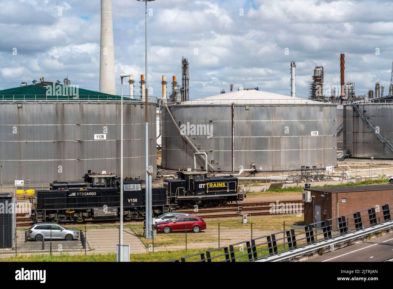 Shell Pernis refinery, largest refinery in Europe, production, logistics and tank facilities
