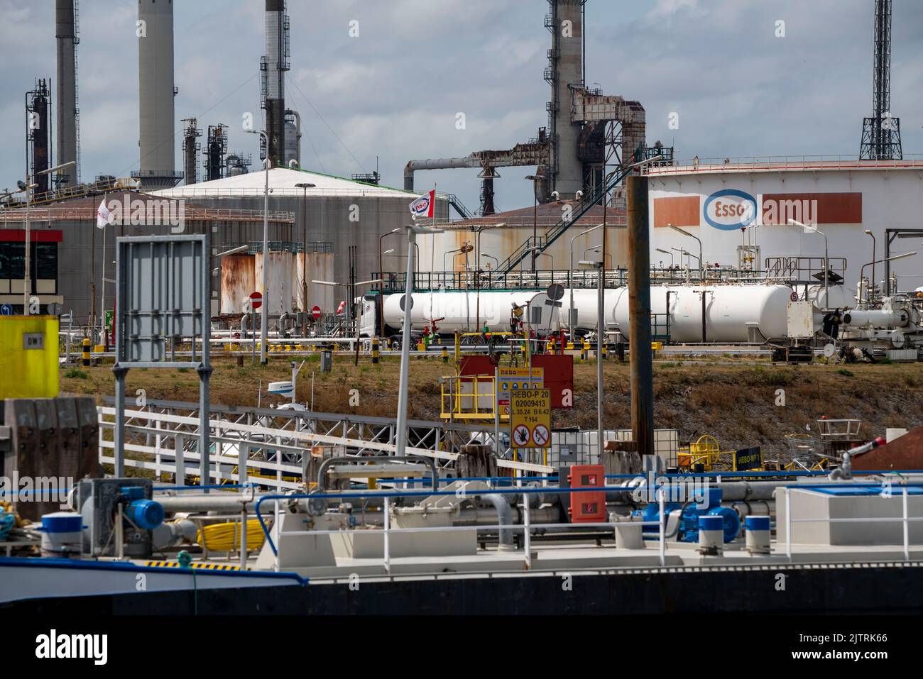 Esso Refinery, Botel, production, logistics and tank facilities, production of various petroleum products, such as petrol, paraffin, diesel, Rotterdam Stock Photo