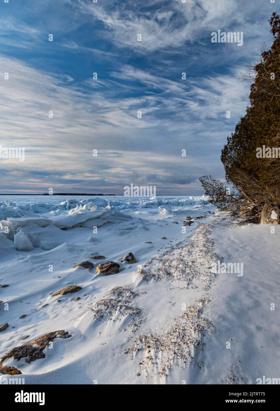 Even in winter the piles of Zebra and Quadra Mussels are evident as the