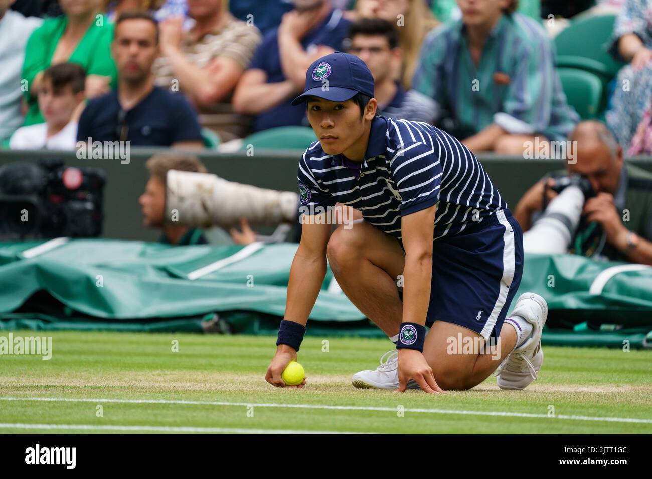 Ball boys and girls at Wimbledon Championships Stock Photo Alamy