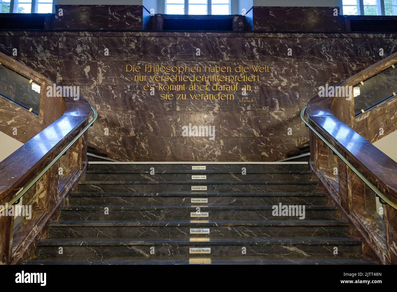 Schriftzug, Zitat Karl Marx, Treppe, Foyer, Hauptgebäude, Humboldt-Universität, Unter den Linden, Mitte, Berlin, Deutschland Stock Photo