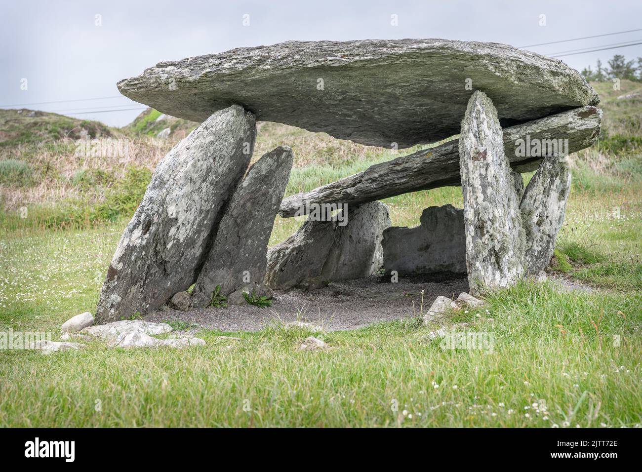 Altar Wedge Tomb gallery grave in the village of Schull, County Cork, Ireland Stock Photo