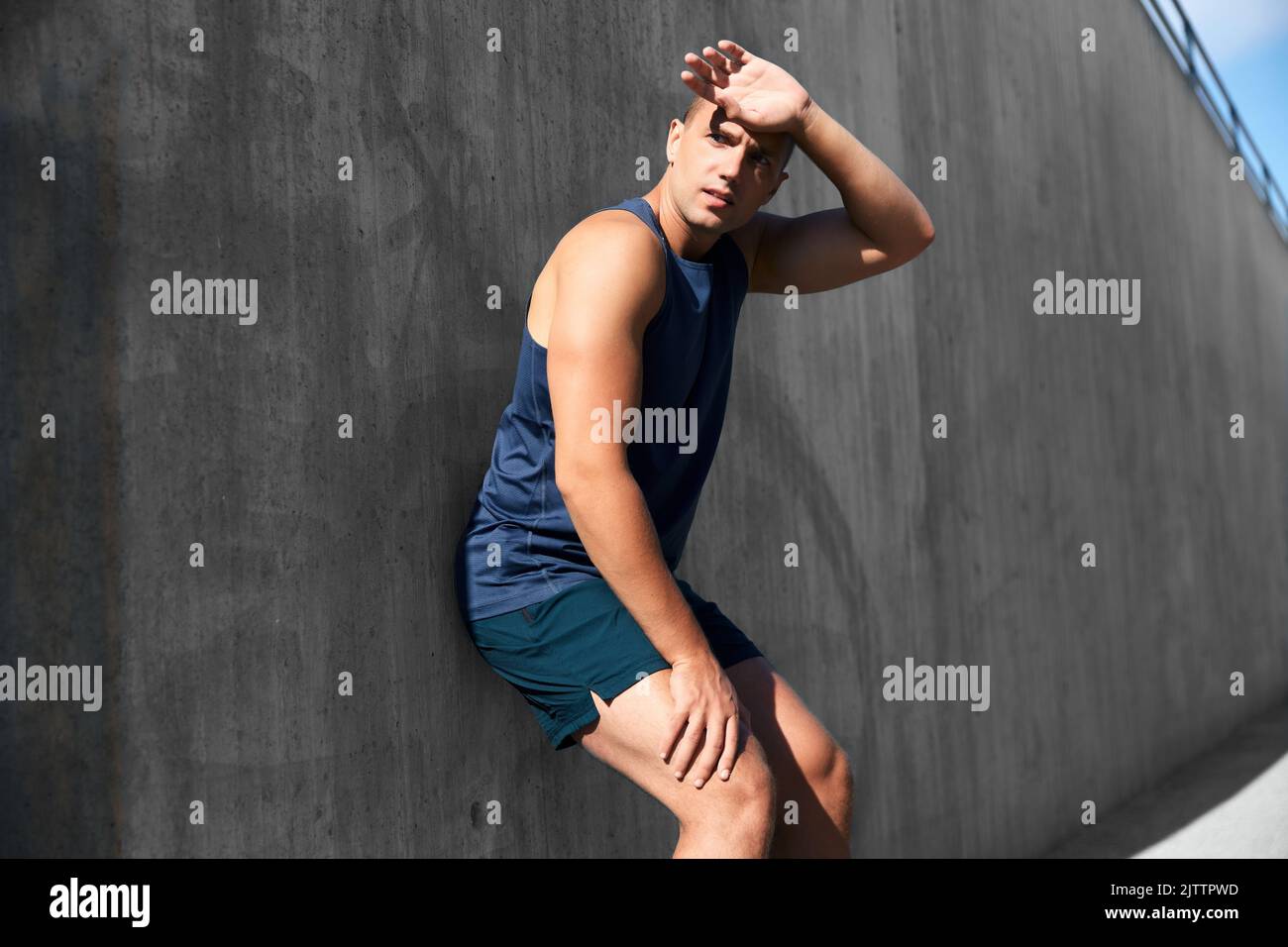 Young athlete doing hand hi-res stock photography and images - Alamy