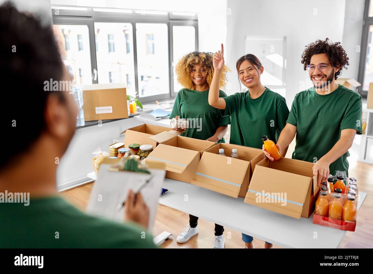 Humanitarian food boxes hi-res stock photography and images - Alamy