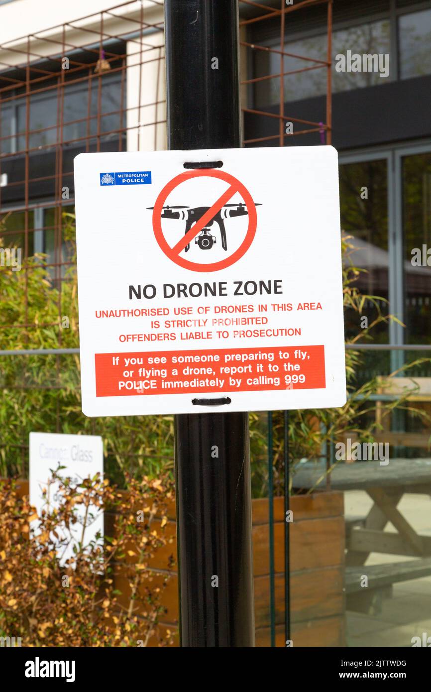 No drone zone, metropolitan police sign, stratford, london, uk Stock Photo