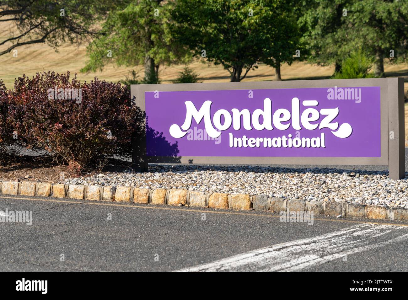 East Hanover, NJ, USA - August 16, 2022: Mondelez International sign at its facility in East Hanover, NJ, USA Stock Photo