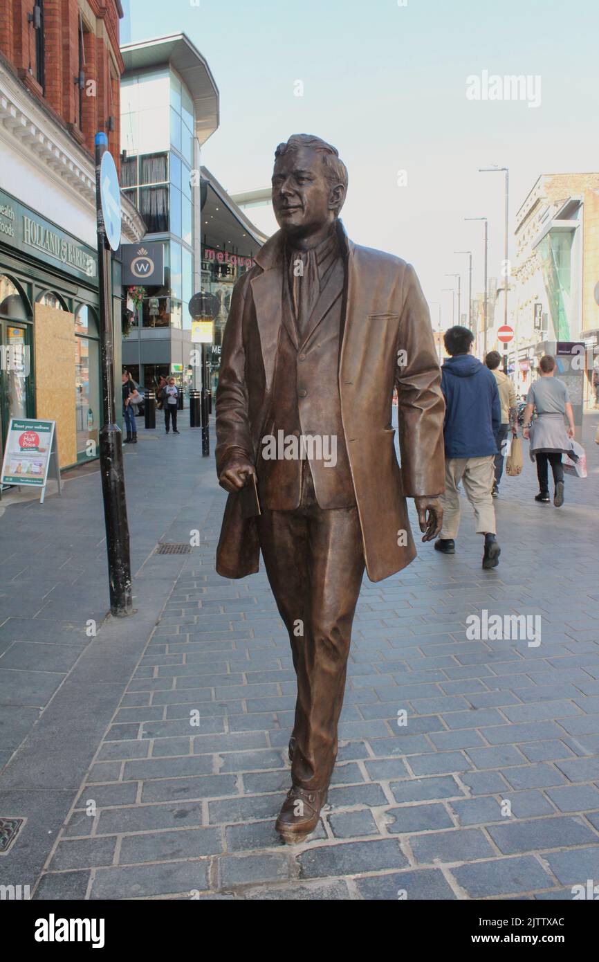 Brian Epstein statue in Liverpool, that was unveiled on 27th August 2022 Stock Photo Alamy