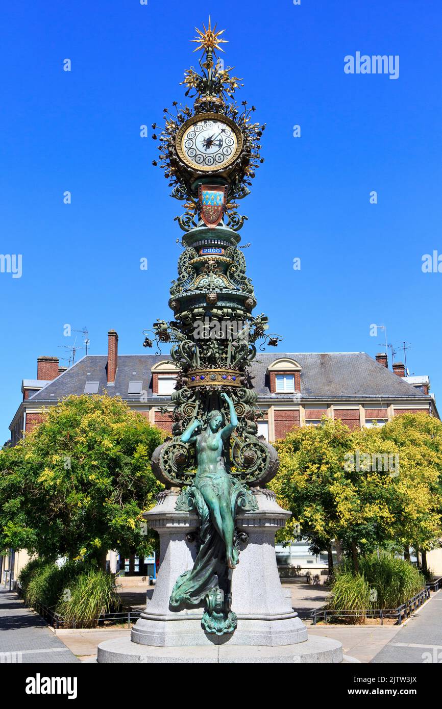 The Dewailly Clock (Horloge Dewailly) by Emile Ricquier and statue of Naked Mary (Marie-Sans Chemise) by Albert Roze in Amiens (Somme), France Stock Photo