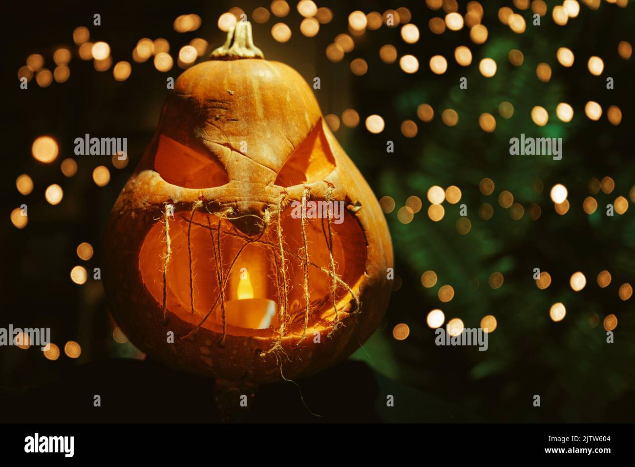 Smiling jack lantern sitting hi-res stock photography and images - Alamy