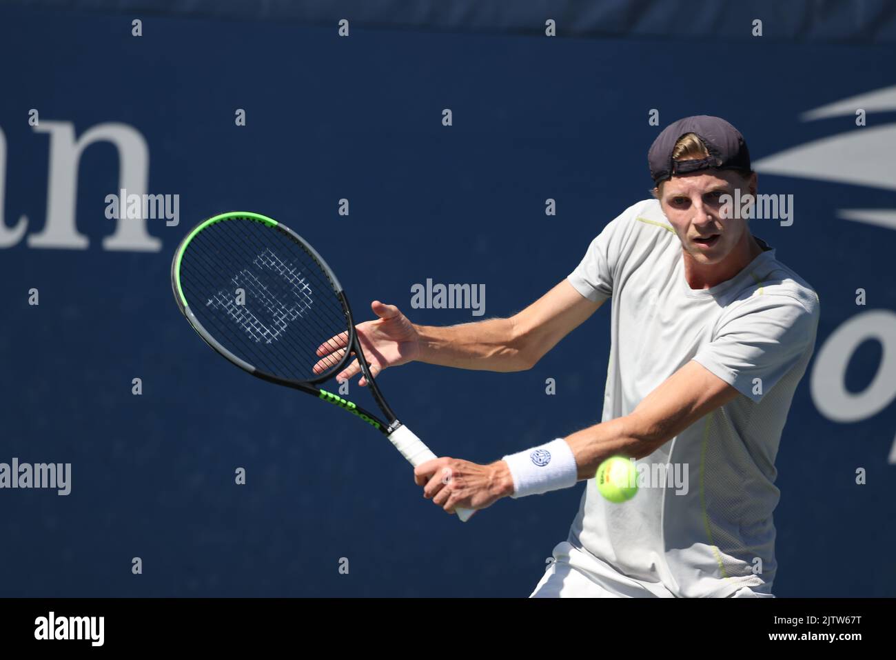 NEW YORK, NY - September 1: Gijs Brouwer of the Netherlands during his match against Lorenzo Musetti of Italy at USTA Billie Jean King National Tennis Center on September 1, 2022 in New York City. (Photo by Adam Stoltman/BSR Agency) Credit: BSR Agency/Alamy Live News Stock Photo