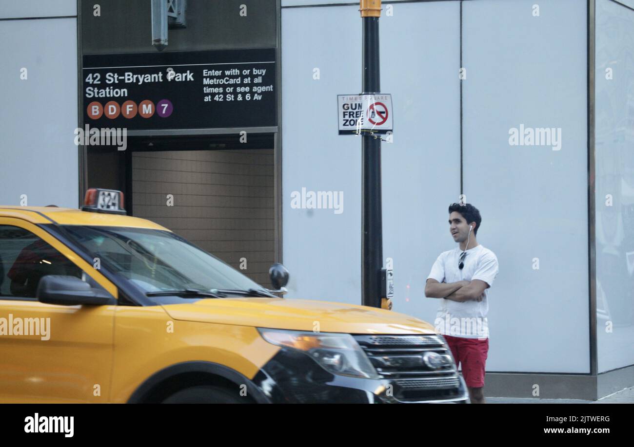 New York, USA. 1st Sep, 2022. (NEW) Gun Free Square