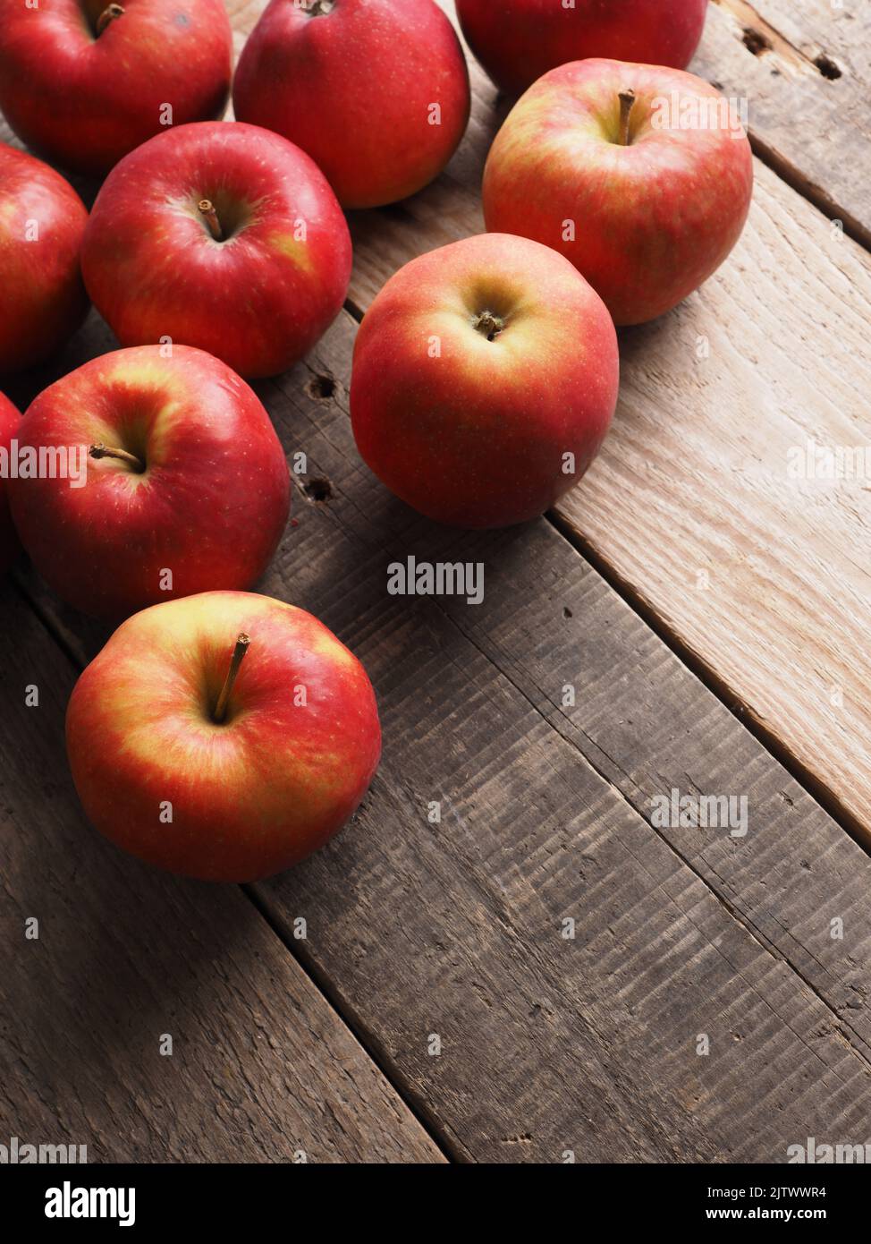 Fresh red organic apples in a wooden box after harvesting, seasonal food,  agriculture concept Stock Photo - Alamy