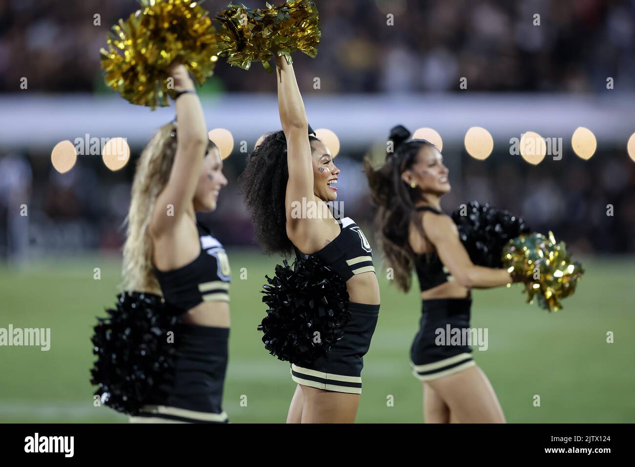 Ucf knights cheerleaders hires stock photography and images Alamy