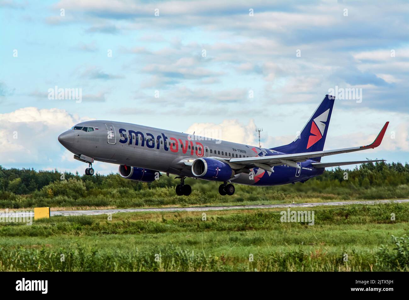 Airplane takes off climb hi-res stock photography and images - Alamy